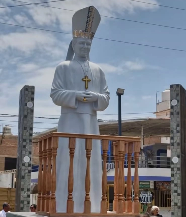 estatua papa pimentel